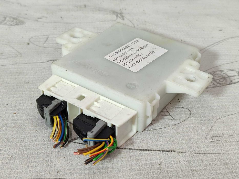 Modul senzori parcare Mercedes-Benz C-Class W204 COD: A2049004106 2013 / [2007-2014] / (5G3)