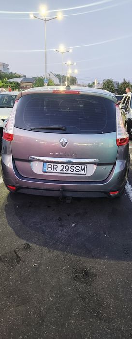 Vând renault scenic