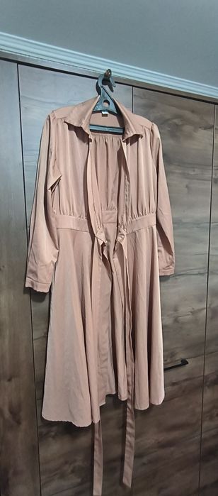 Продам женские платья