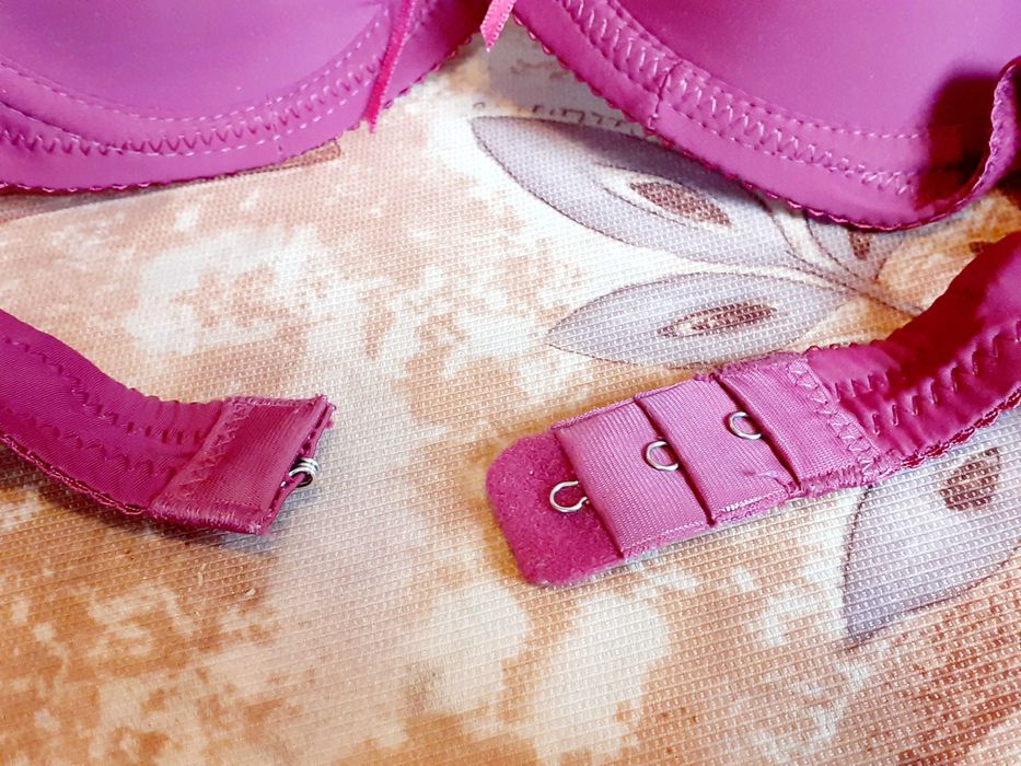 Нов сутиен цвят бордо