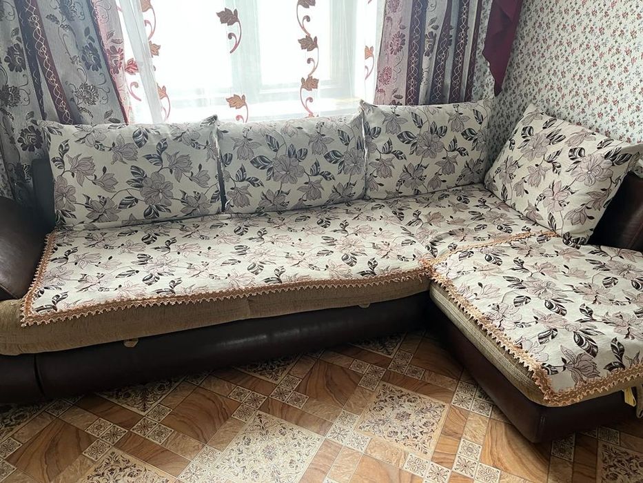 Продается диван трёх угловой