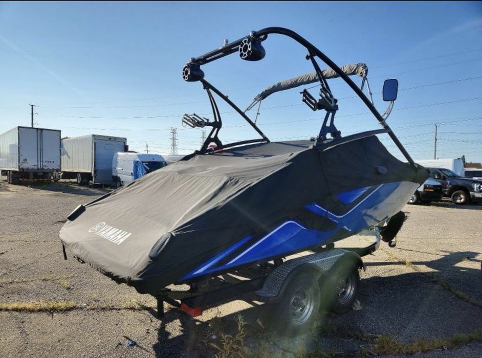 Катер Yamaha 212X