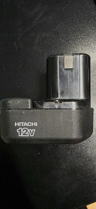 Autofiletanta Hitachi 12V 1,5ah + 1 acumulator de vanzare