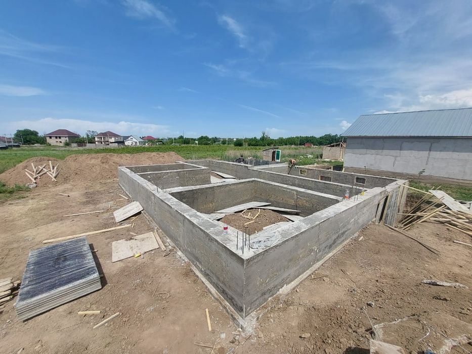 Фундамент заливаем