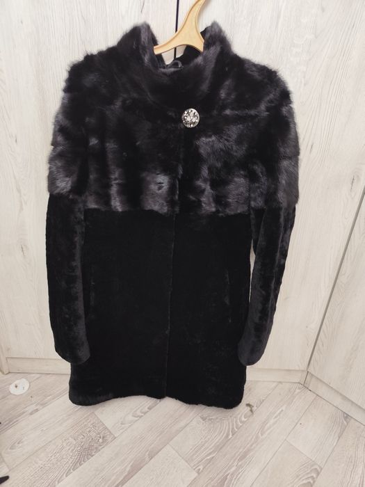 Продам шубу мутон с норкой