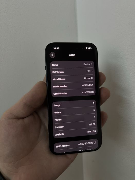 iPhone 15 Negru 100% baterie impecabil