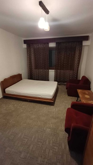 Inchiriez garsoniera - zona Dacia