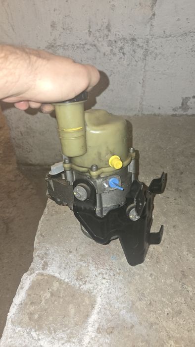 Pompă servo  Dacia