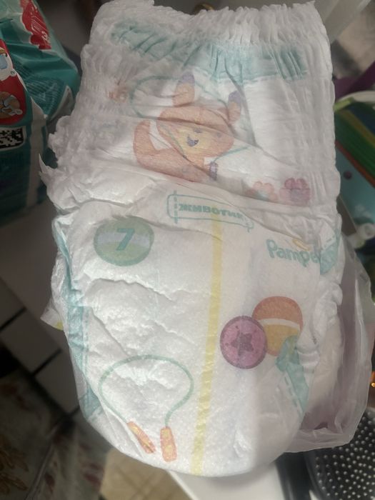 Продам памперы трусики