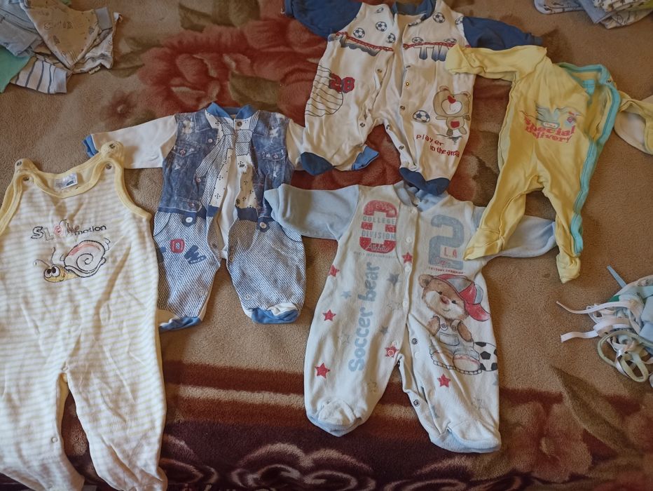 Продам детские вещи