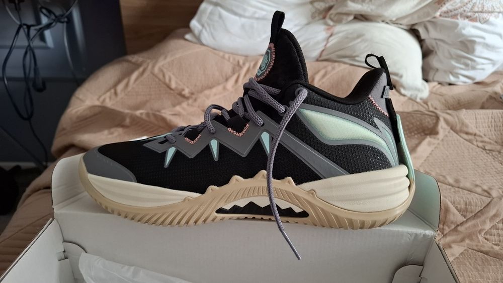 Li-ning баскетбольные кросовки 44размер