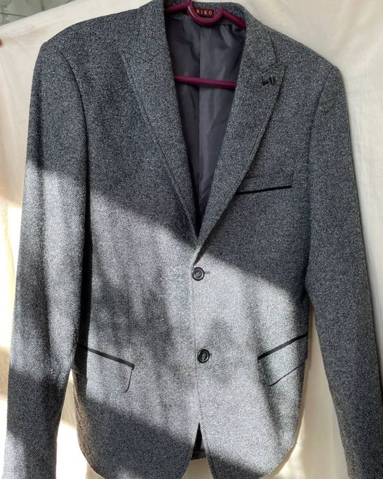 Серый пиджак мужской