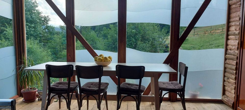 Продава се екологичен проект от 12 710 кв. м. с две нови дървени къщи.