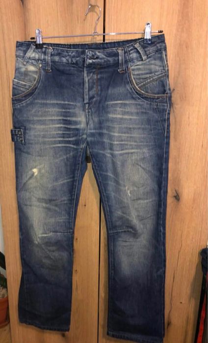 Vand 200 de perechi de blugi diferite marimi S-M XL