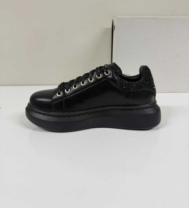 Goe Women Sneakers