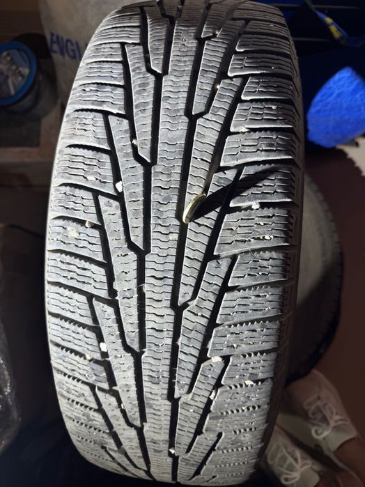 Зимни Гуми nokian 215/60/R17