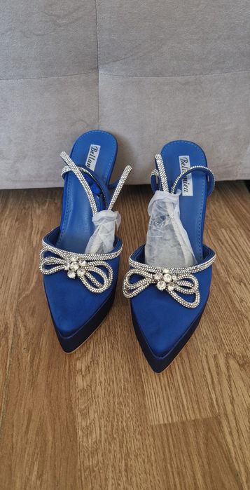 Pantofi eleganți