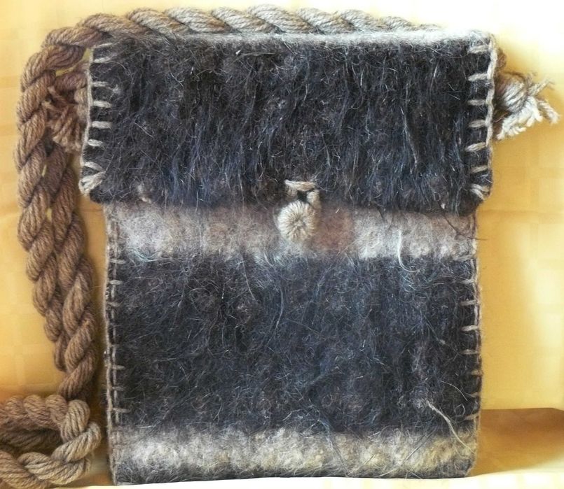 Битови торби /чанти/ от козя и овча вълна за туризъм и фестивали