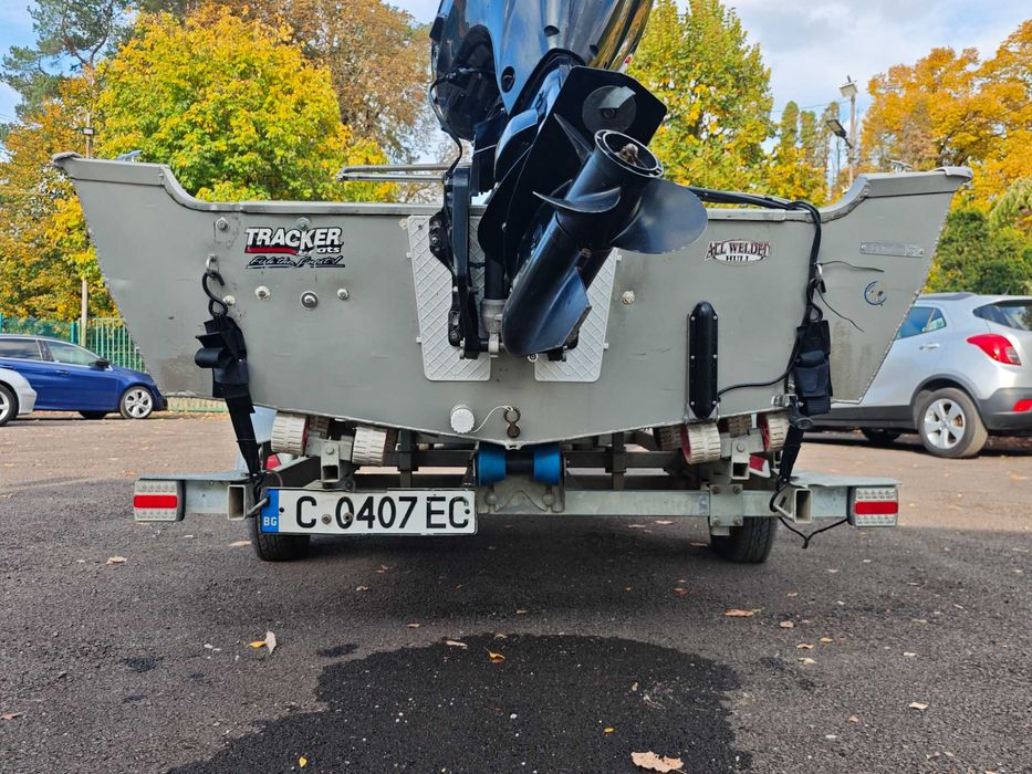 Tracker Boat Super Guide V 14 - Алуминиева Американска Лодка