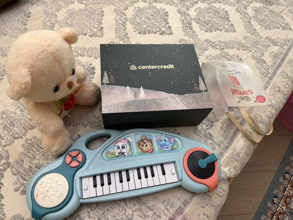 Бесплатно игрушки и бутылка