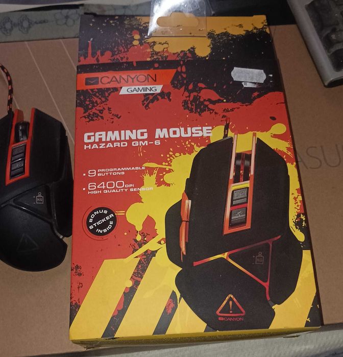 Продавам гейминг мишка, запазена само скрол бутона не работи.