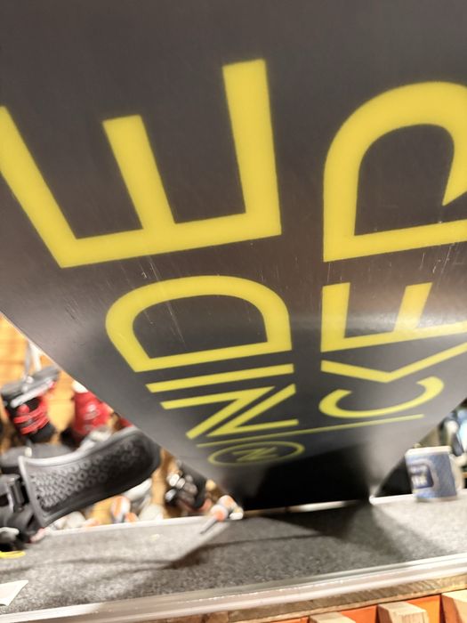 Echipament complet de snowboard cu burton 42.5 nidecker union