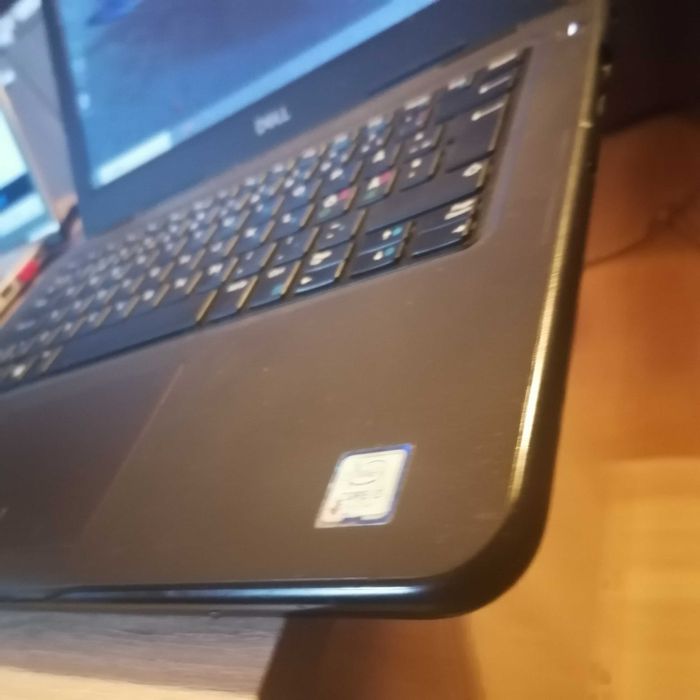 Dell Latitude 3300 7th Gen 13.3"