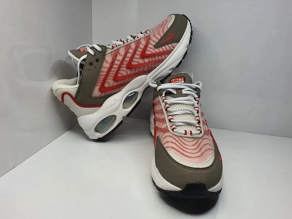 Маратонки Nike Air Max TW

Чисто нови с кутия.

Размер 42 стелка 26.