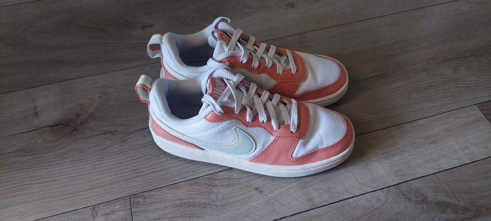 Продавам кецове Nike