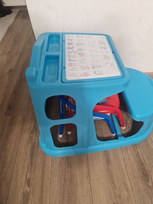 Детский стол, парта