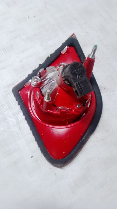 stop dreapta hayon  volkswagen passat b6 berlina - motorina 2010