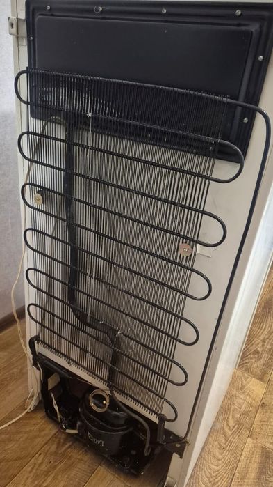 Холодильник Бирюса