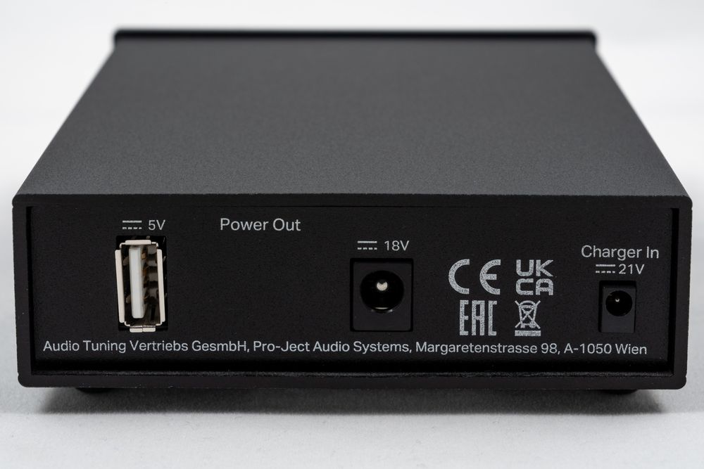 Аккумуляторный блок питания Pro-Ject Accu Box S2