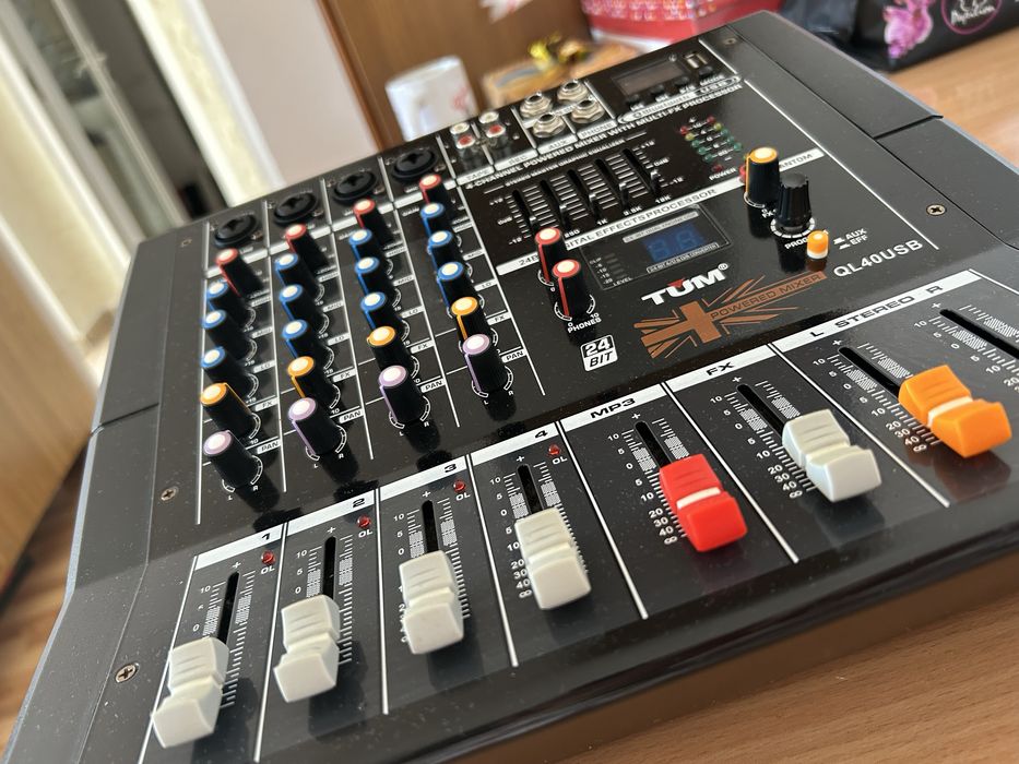 Mixer-audio amplificat 4 canale cu efecte digitale 24-bit,USB