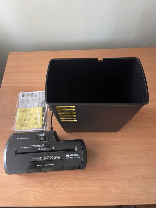 Distrugator / tocator documente AmazonBasics