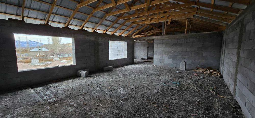 Bo'stonliq tumanida 10 sotix uy joy sotilad.