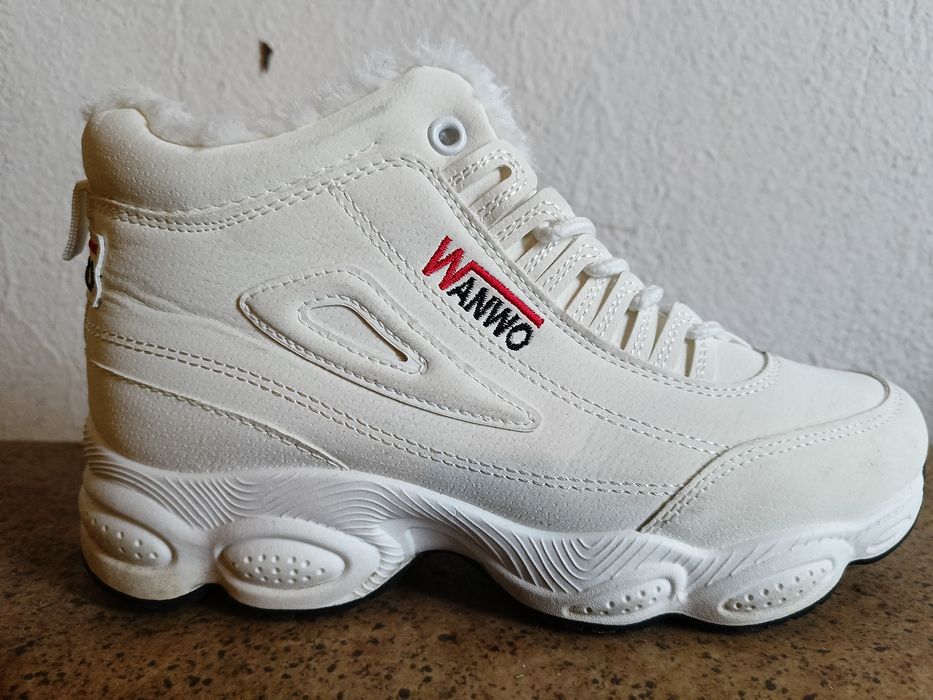 Зимние кроссовки