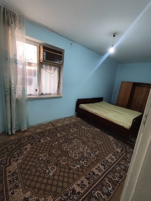 Shahar markazidan soat oldidan 1-etaj 2 xonalik