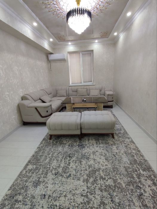 Сдается 2 х комнатная квартира на 3 этаже Крытый рынок 500 $