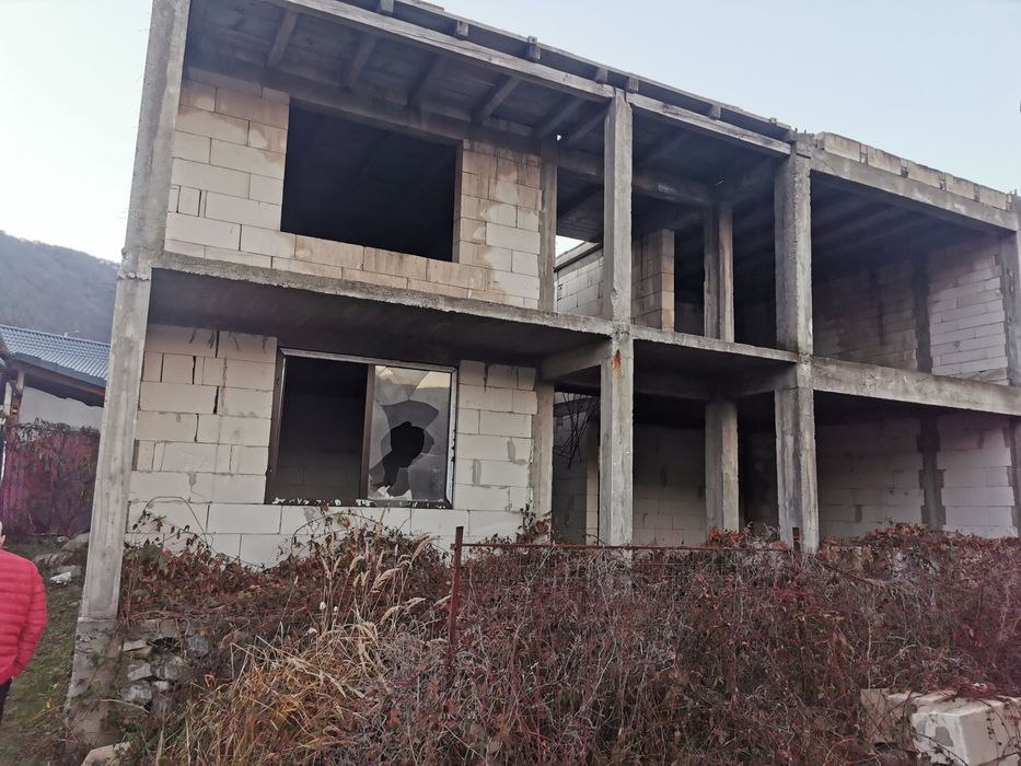 Închiriez /vând casă în Dubova