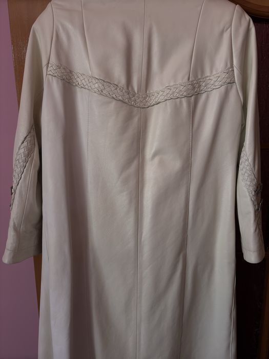 Продам кожаный женский плащ