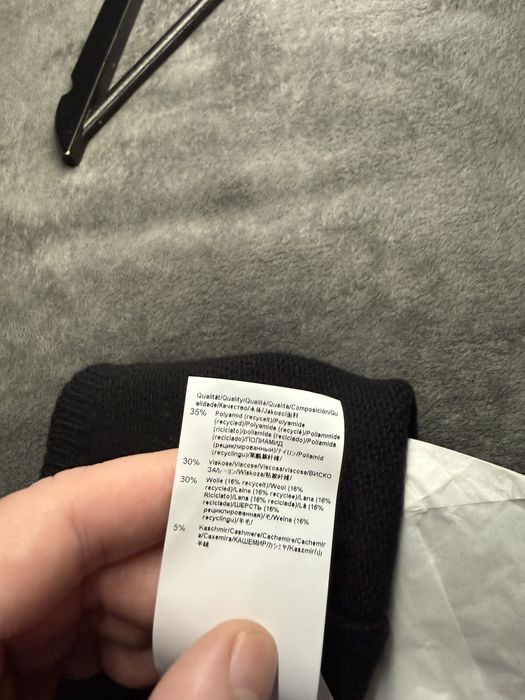 Boss caciula Landrenia neagra unisex mix lana vascoza noua originala