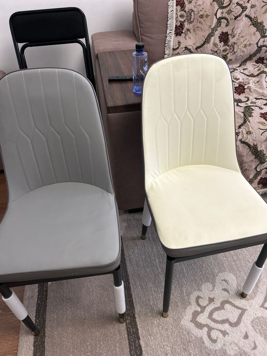 Стол со 6 стулями