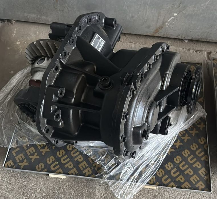 Редуктор среднего моста