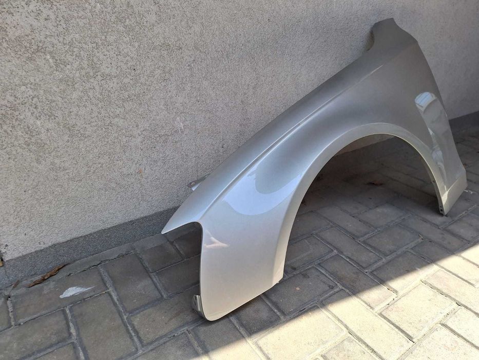 Aripa Fata Stanga Audi A4 B8 An 2011-2015 Vopsita Auriu