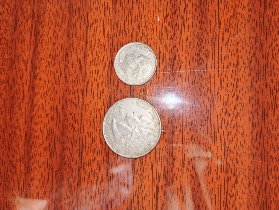 Продам две старинные монеты.