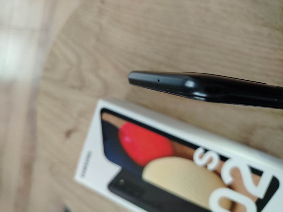 Безупречен вид Мобилен телефон Samsung A02S