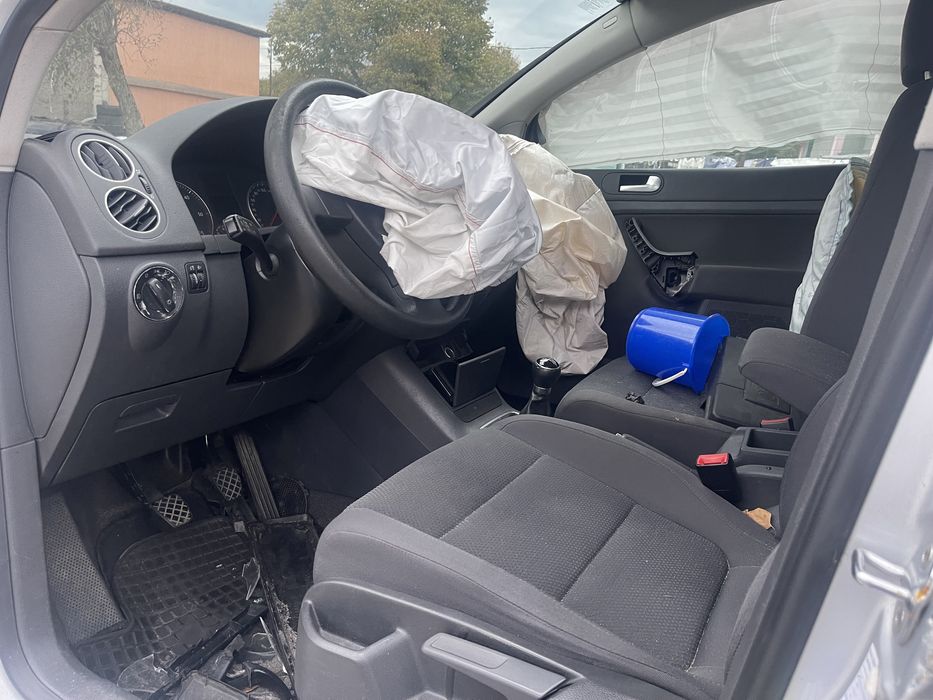 Golf 5 plus на части