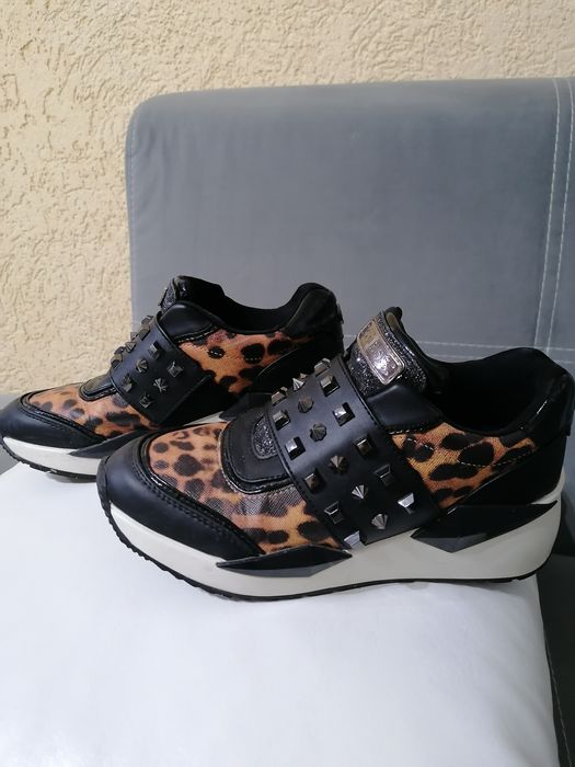 Дамски сникърси  Guess