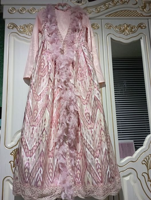 Kelin ansanbl sotiladi